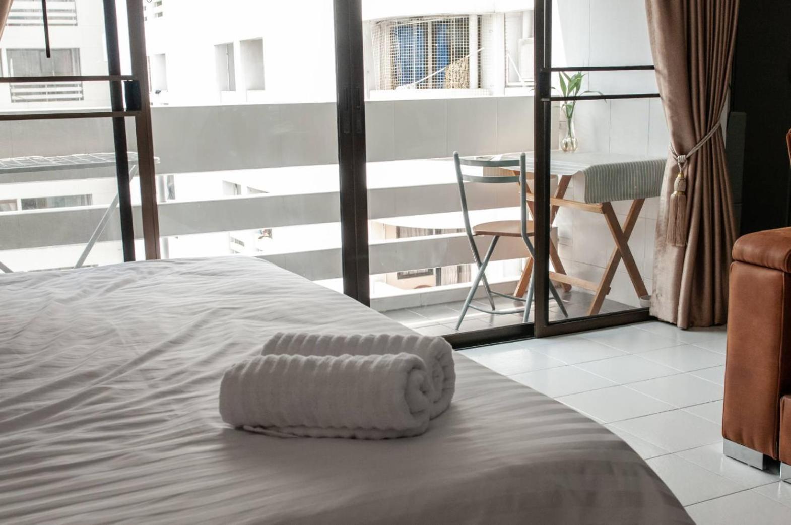 Cozy 1Br Walk To Bts And Airport Rail Link Close To Malls T Бангкок Экстерьер фото